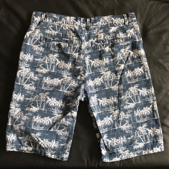 Penguin by Munsingwear Bermuda Shorts 18 - Picture 8 of 11
